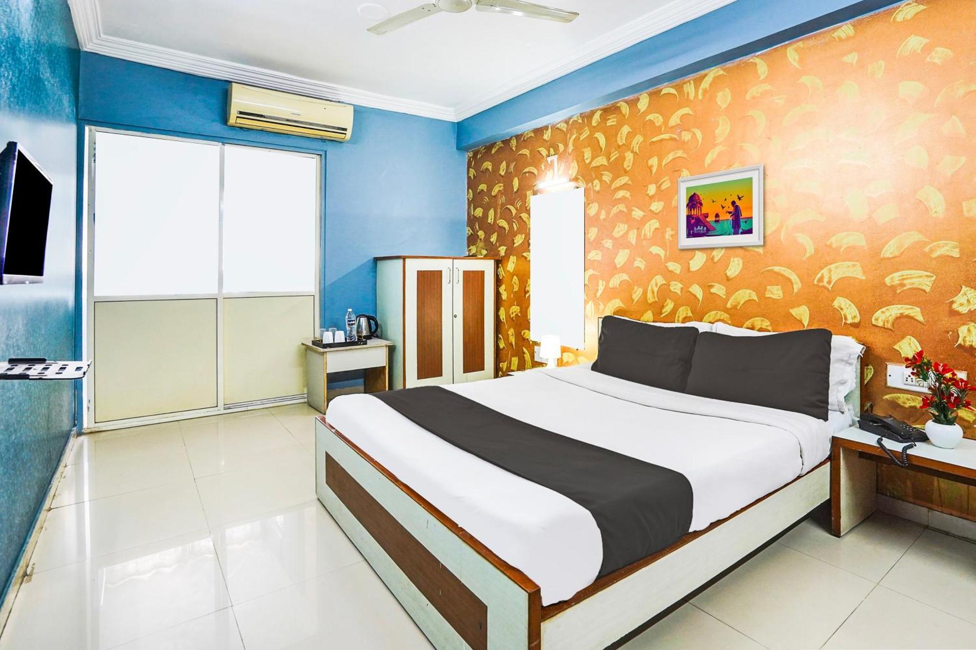 Hotel O Vibrant Residency Ahmedabad Exterior foto